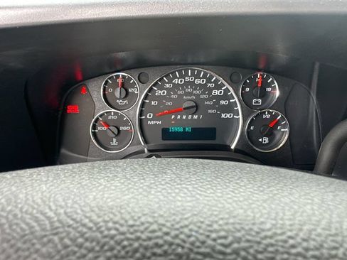 Used 2025 GMC Savana 2500 w/ Driver Convenience Package RWD image 22