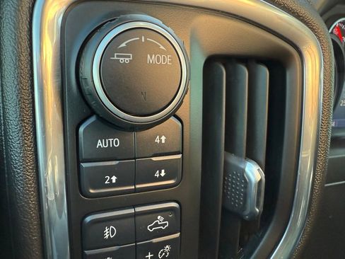 Used 2021 Chevrolet Silverado 1500 LT Trail Boss w/ LT Trail Boss Premium Package image 32