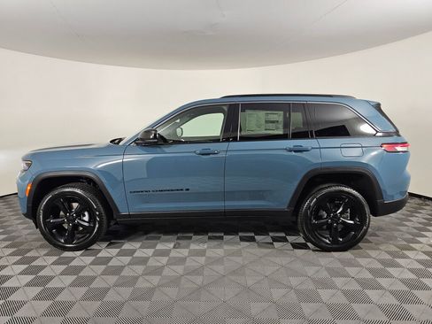 New 2026 Jeep Grand Cherokee Limited w/ Limited Altitude Package AWD/4WD image 7