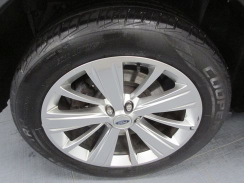 Used 2019 Ford Explorer Limited w/ Class III Trailer Tow Package image 16