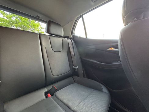Used 2025 Buick Encore GX Preferred AWD/4WD image 38