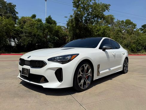 Used 2018 Kia Stinger GT2 RWD image 2