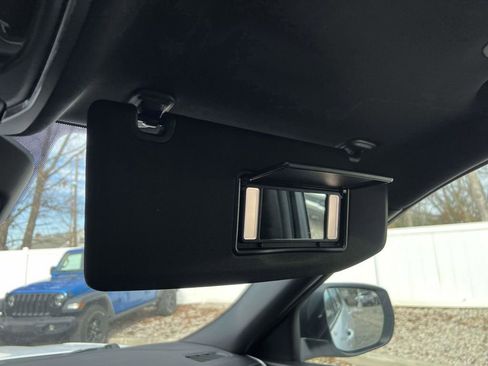 Used 2025 Jeep Grand Cherokee L Laredo image 35