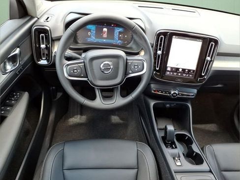 New 2026 Volvo XC40 B5 Core AWD/4WD image 11
