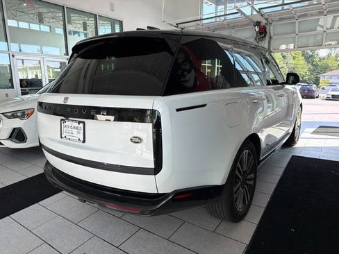Used 2023 Land Rover Range Rover Autobiography AWD/4WD image 4