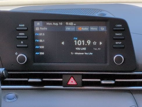 Used 2025 Hyundai Elantra Sport FWD image 16