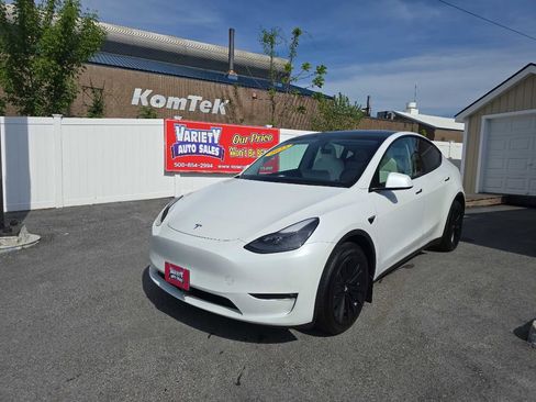 Used 2023 Tesla Model Y AWD image 15