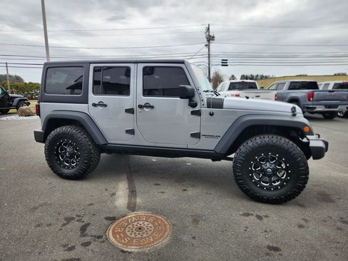 Used 2015 Jeep Wrangler Unlimited Sport w/ Quick Order Package 23S AWD/4WD image 18