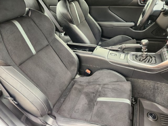 Used 2024 Toyota GR86 Premium w/ Performance Package RWD image 11