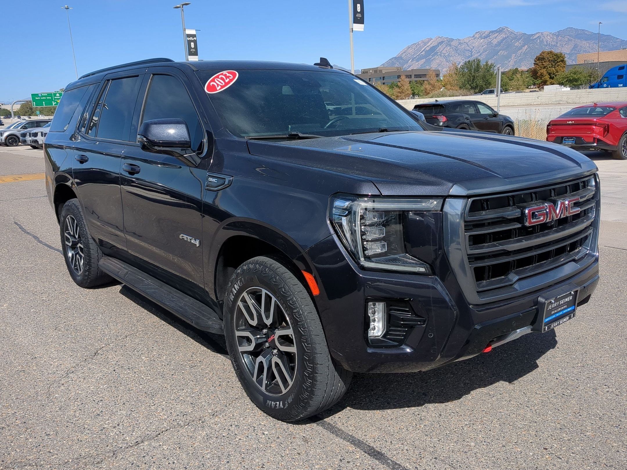 Used 2023 GMC Yukon AT4 w/ Technology Package AWD/4WD image 8