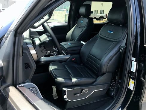 Used 2024 Ford F150 Platinum w/ FX4 Off-Road Package image 9