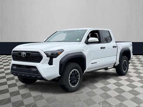Used 2024 Toyota Tacoma TRD Off-Road AWD/4WD image 2