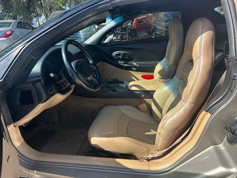 Used 1998 Chevrolet Corvette Convertible w/ Performance Handling Pkg image 11