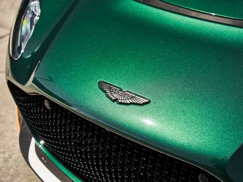 Used 2023 Aston Martin DBS Coupe RWD image 7