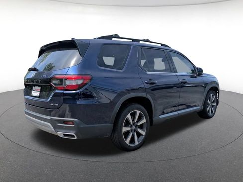 Used 2023 Honda Pilot Elite image 6