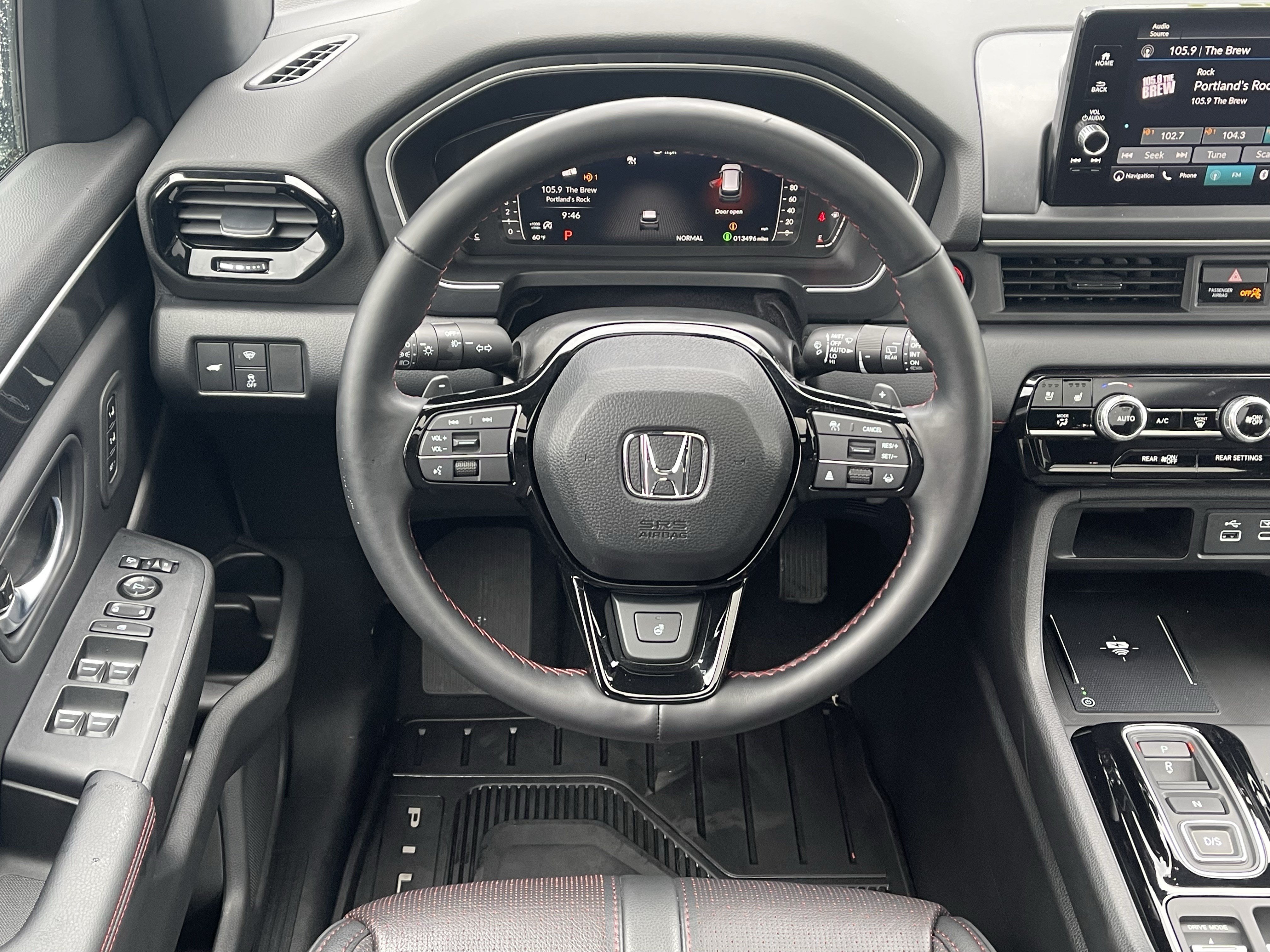 Used 2025 Honda Pilot Black Edition image 13