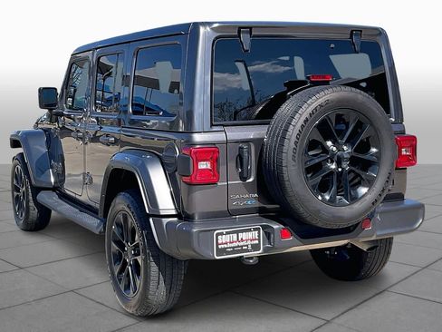 Used 2025 Jeep Wrangler Sahara image 11