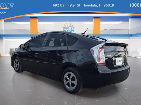 Used 2015 Toyota Prius Three image 12