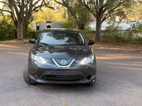 Used 2019 Nissan Rogue Sport S image 2