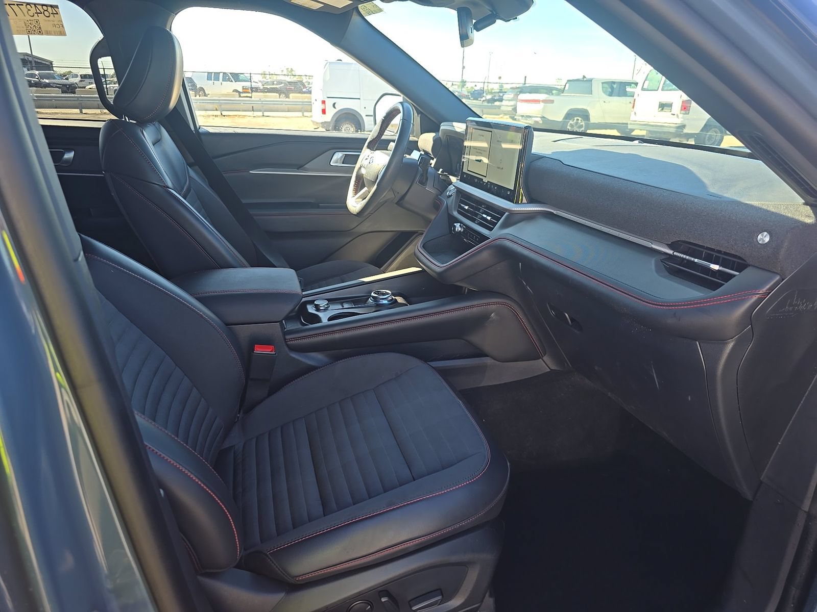 Used 2026 Ford Explorer ST-Line w/ ST-Line Street Pack AWD/4WD image 17