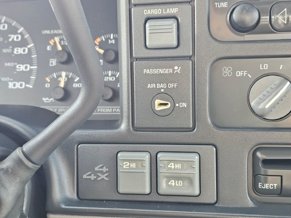 Used 1998 Chevrolet Silverado 1500 4x4 Extended Cab w/ Preferred Equipment Group 3 image 24