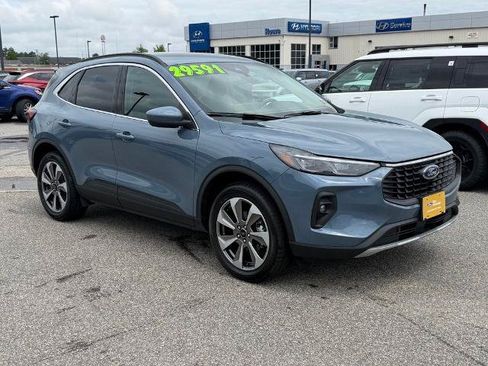 Certified 2025 Ford Escape Platinum AWD/4WD image 1