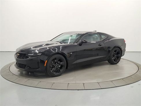 Used 2024 Chevrolet Camaro LT image 3