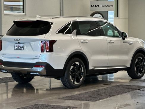 New 2026 Kia Sorento EX image 3