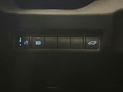 Used 2021 Toyota RAV4 Limited image 14