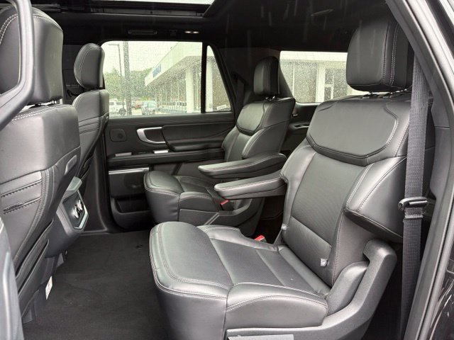 Used 2025 Ford Expedition Max Platinum w/ Stealth Performance Package AWD/4WD image 20