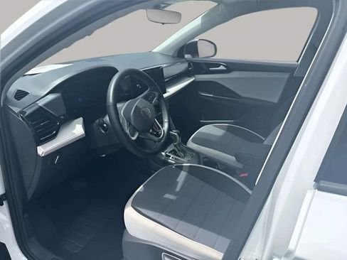 Certified 2025 Volkswagen Taos S FWD image 11
