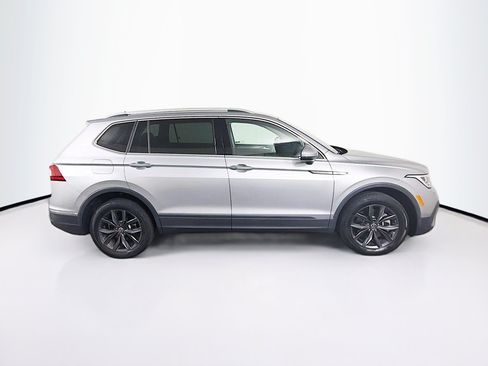 Used 2023 Volkswagen Tiguan SE FWD image 10
