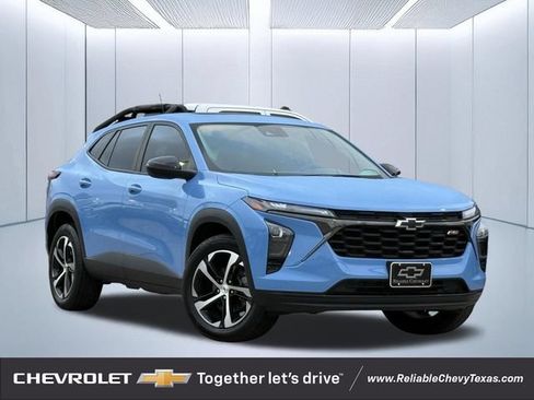 Used 2024 Chevrolet Trax RS w/ Sunroof Package FWD image 1