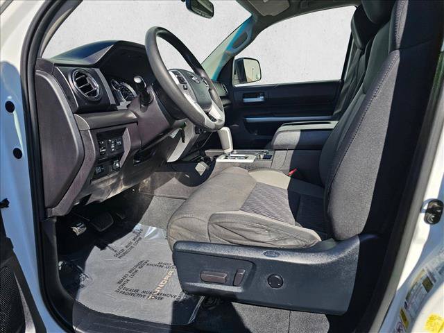 Used 2015 Toyota Tundra SR5 w/ SR5 Upgrade Package AWD/4WD image 21