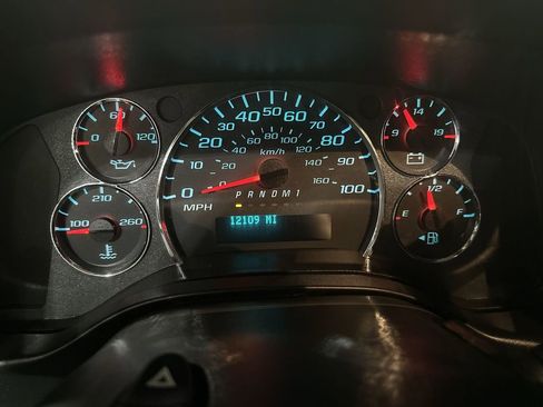 Used 2024 GMC Savana 2500 w/ Driver Convenience Package image 10