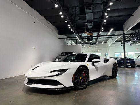 Used 2023 Ferrari SF90 Stradale image 2
