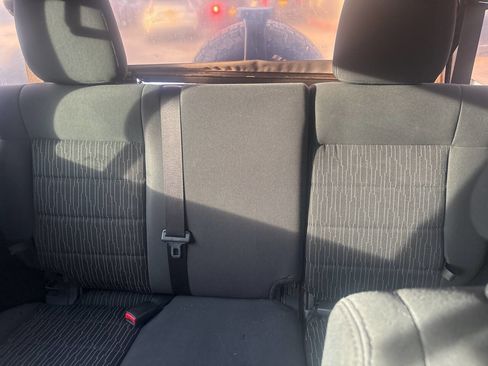 Used 2012 Jeep Wrangler Unlimited Sport image 15