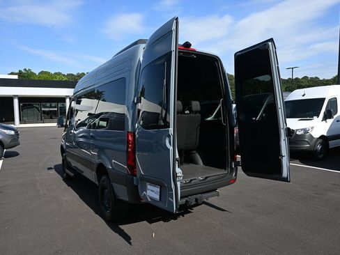 Used 2025 Mercedes-Benz Sprinter 2500 image 30