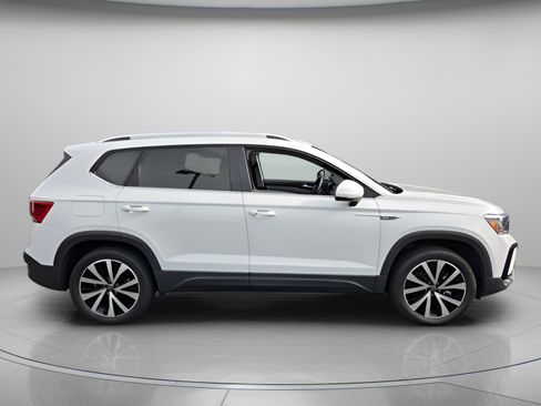 Used 2022 Volkswagen Taos SE AWD/4WD image 6