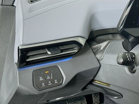 Used 2023 Volkswagen ID.4 Pro S Plus image 16