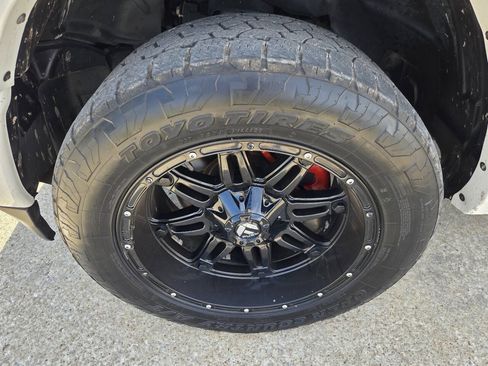 Used 2019 RAM 1500 Laramie AWD/4WD image 8