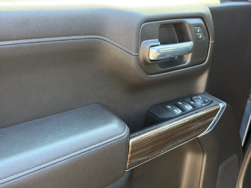Used 2022 Chevrolet Silverado 1500 LT AWD/4WD image 18