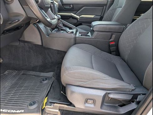 Used 2024 Toyota Tacoma SR AWD/4WD image 9