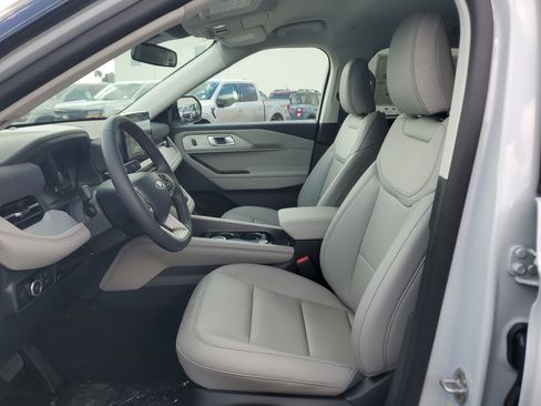 New 2026 Ford Explorer Active RWD image 10