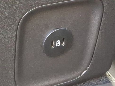 Certified 2025 Ford Escape Platinum w/ Premium Technology Package image 11