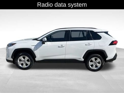 Used 2021 Toyota RAV4 XLE AWD/4WD image 4