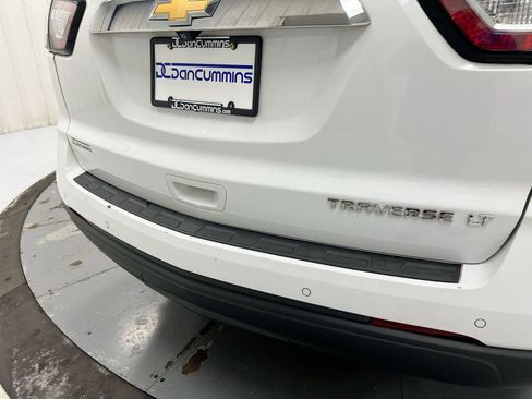 Used 2016 Chevrolet Traverse LT w/ Style and Technology Package FWD image 32