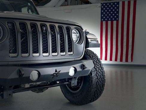 Used 2021 Jeep Gladiator Rubicon AWD/4WD image 11