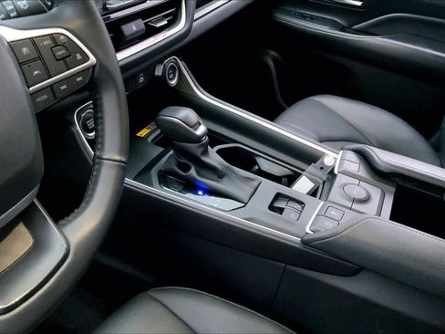 Used 2025 Toyota Grand Highlander FWD image 15