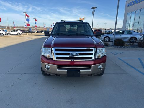 Used 2014 Ford Expedition EL XLT w/ Equipment Group 202A image 2